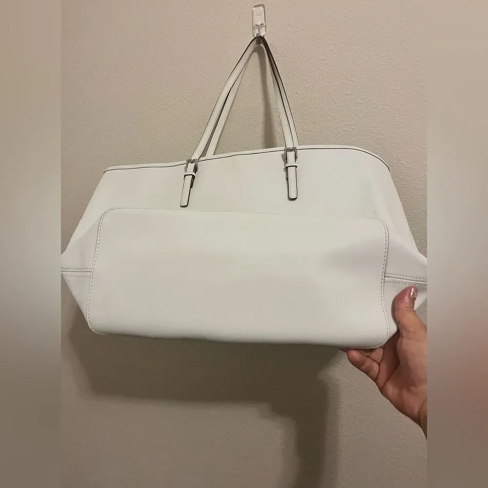 Michael Kors Jet Setter White Handbag - Picture 5 of 9
